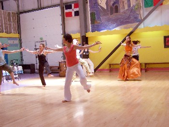 Suky: professeur de danse indienne( Khatak, bollywood style, danse punjabi...) chez adanse : Tous droits rservs