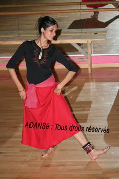Suky : prof de danse indienne. Tous droits rservs